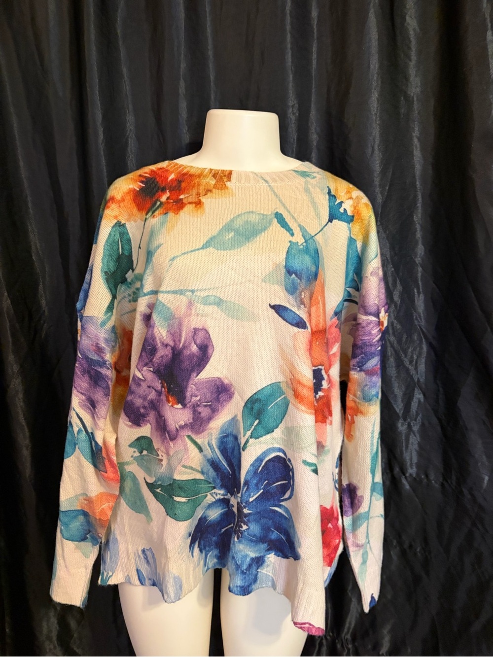 Floral Crewneck Sweater in Cream & Blue Like New